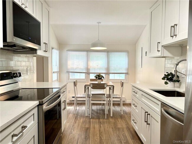 Building Photo - 1604 Holly Stream Ct