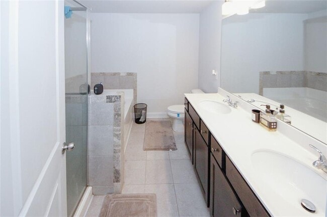 Building Photo - 10162 Benton Woods Dr