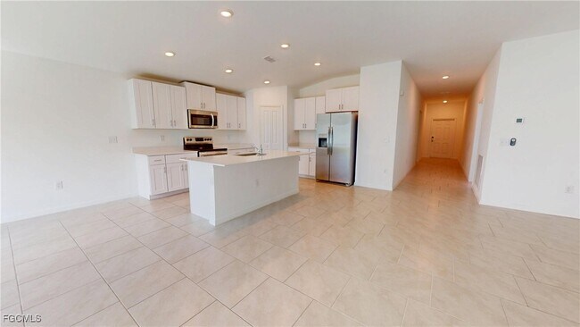 Building Photo - 3530 NE 21st Ave