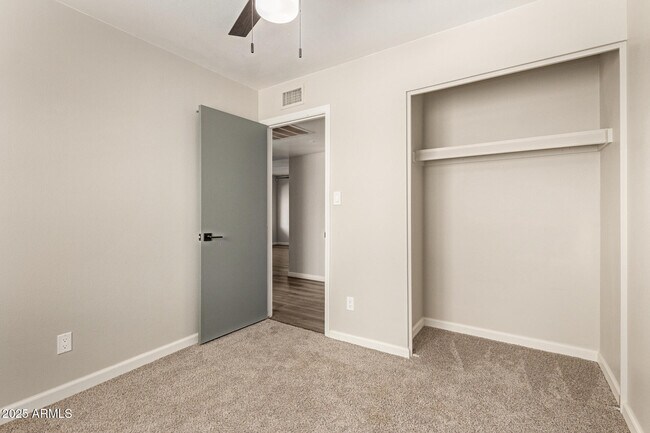 Building Photo - 3713 W Villa Rita Dr