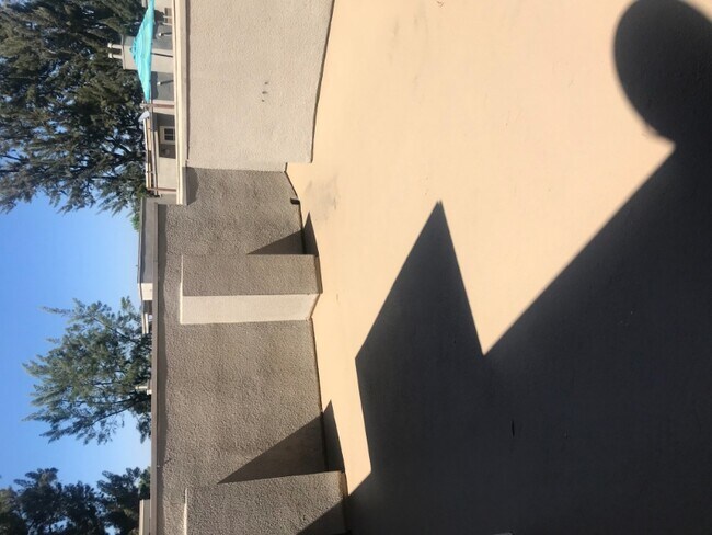 Building Photo - 13022 Riverside Dr