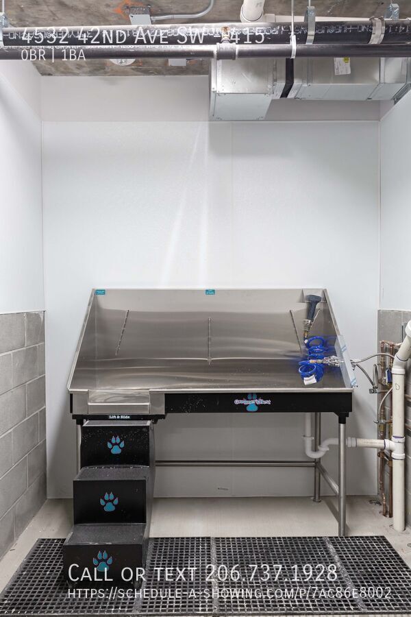 Building Photo - 4532 42nd Ave SW