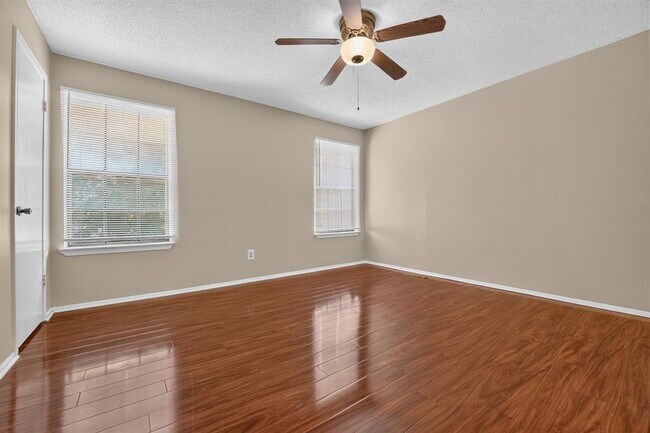 Building Photo - 8400 Jamestown Dr