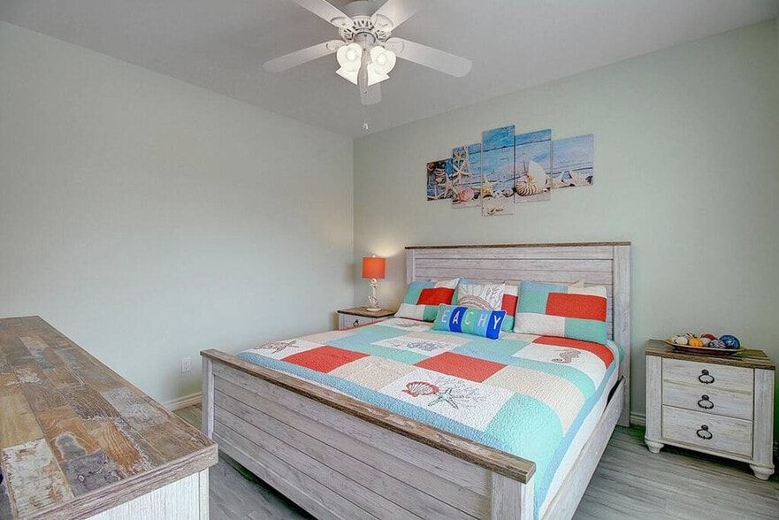 Building Photo - 1813 Eleventh Street-SI ID1023236P