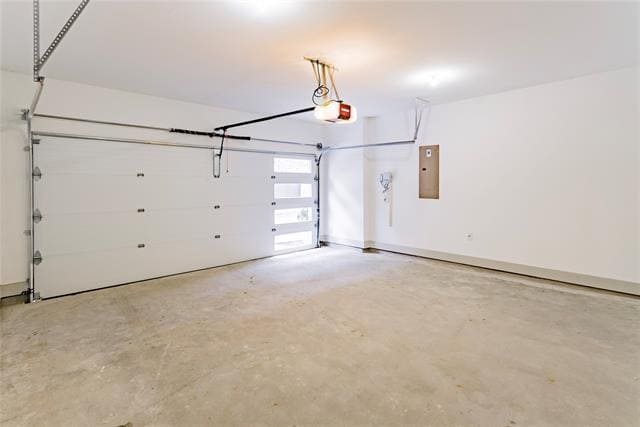 Building Photo - 2637 Carolwood Ln