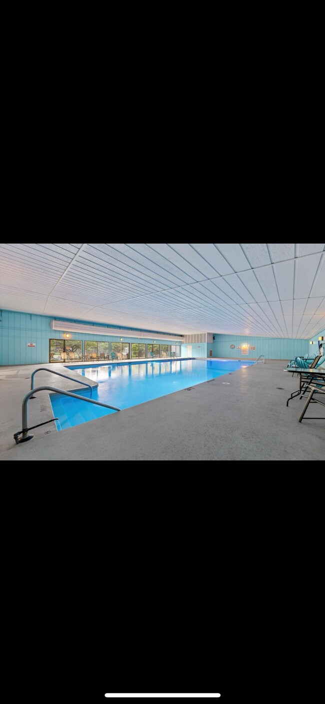 Building Photo - 5835 Cambridge Cir