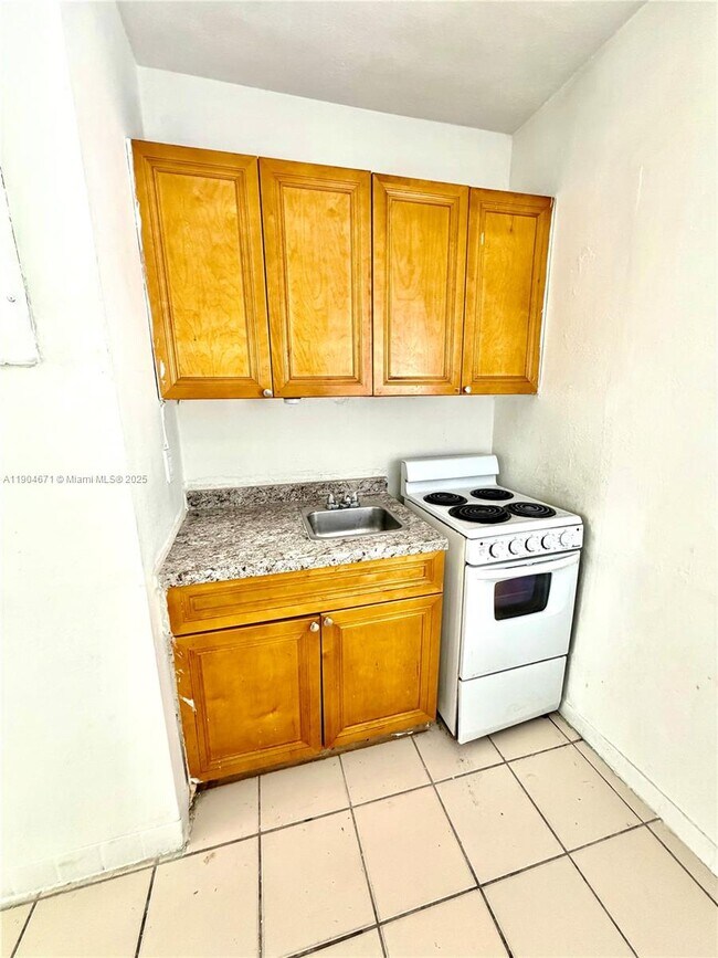 Building Photo - 2041 Jackson St