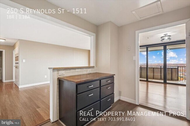 Building Photo - 250 S Reynolds St