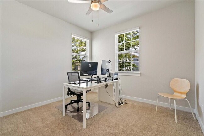 Building Photo - 330 Hortus Dr