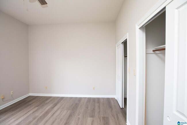 Building Photo - 123 Braxton Way