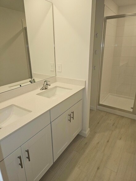 Building Photo - 621 Salisbury Cir