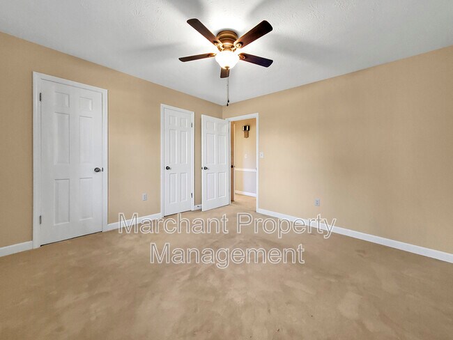 Building Photo - 100 Pine Wood Dr