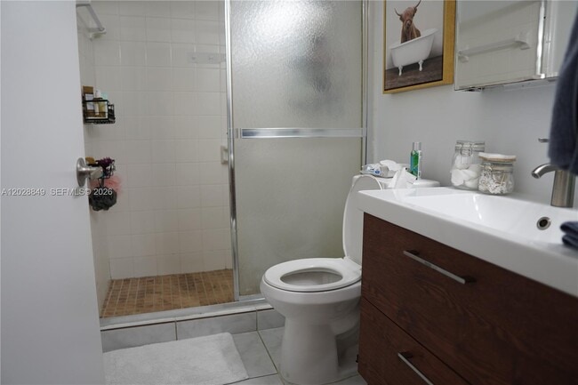 Building Photo - 453 Lakeview Dr