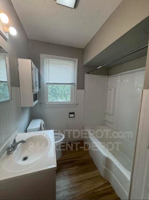 Building Photo - 2513-2515 Adams Ave, Evansville, IN 47714 - Unit 2515