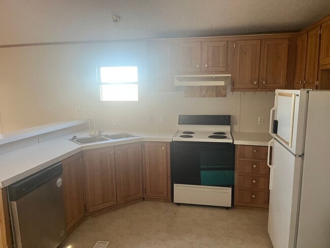 Building Photo - REMODELED 2 BEDROOM 2 BATH MANUFACTURED HOME IN BUSHLAND ISD