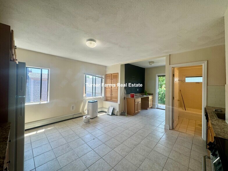 Building Photo - 120 Jaques St
