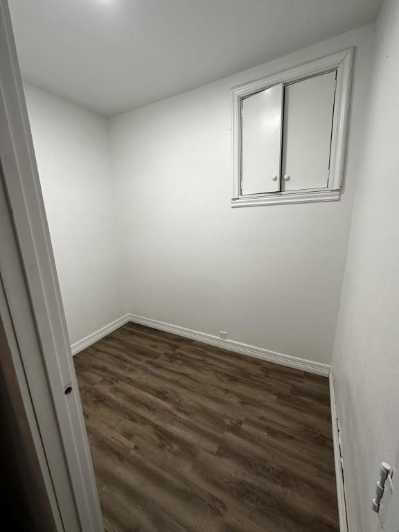 Building Photo - 304 N Roney St