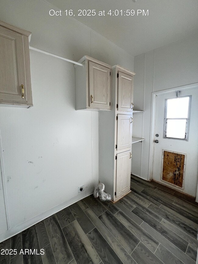 Building Photo - 22548 W Skinner Rd