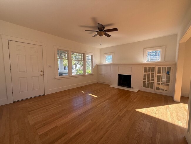 Building Photo - Charming Campbell 3 Bedroom 1 Bath Home with Backyard and Basement