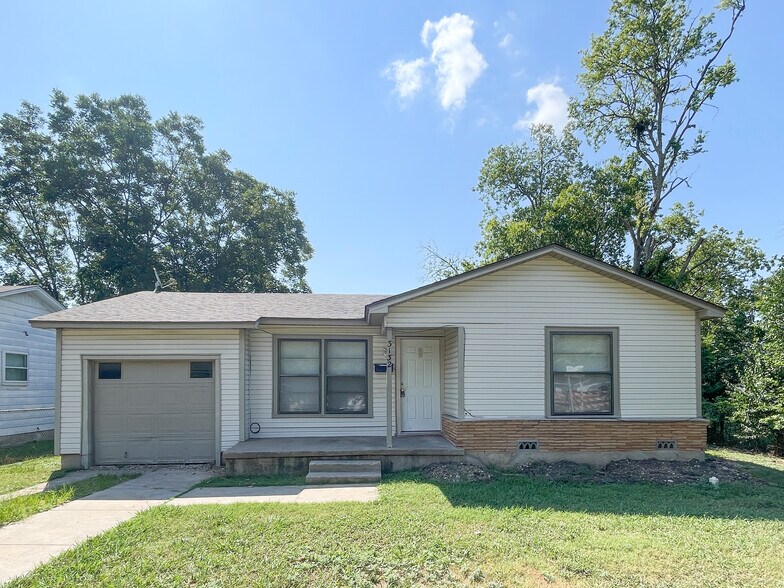 Primary Photo - 3132 Daughtrey Ave