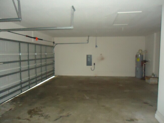 Building Photo - Bella Pointe-4044 Marina Isle Dr Kissimmee...