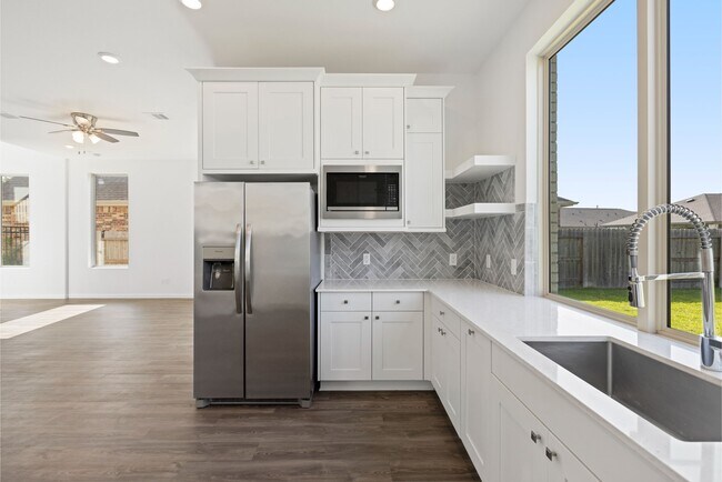 Building Photo - 4914 Chester Lk Ln