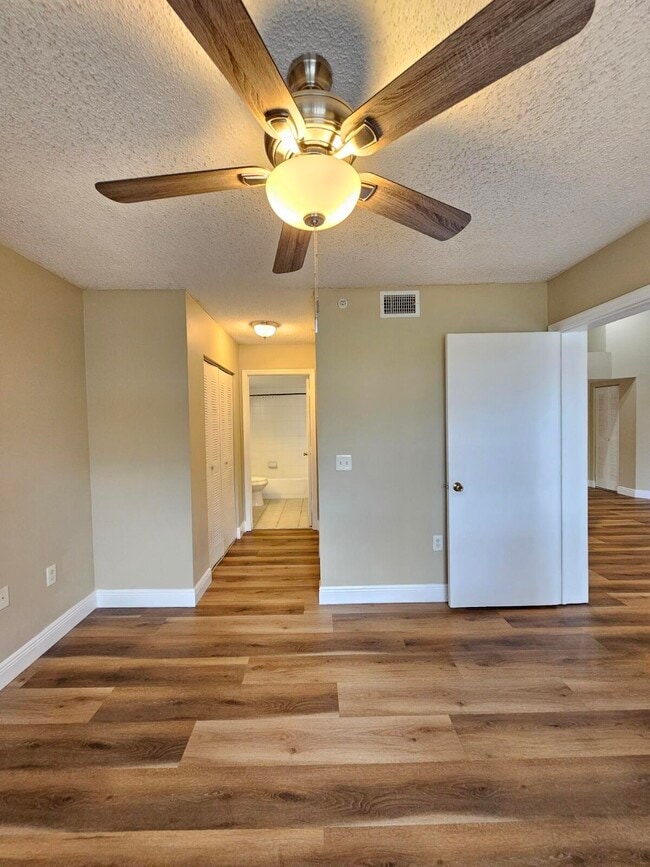 Building Photo - 4191 N Haverhill Rd