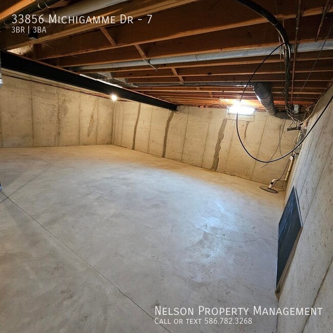 Building Photo - 33856 Michigamme Dr