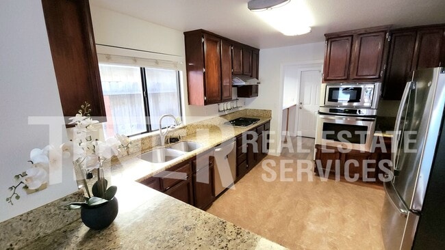 Building Photo - 413 Unity Ct