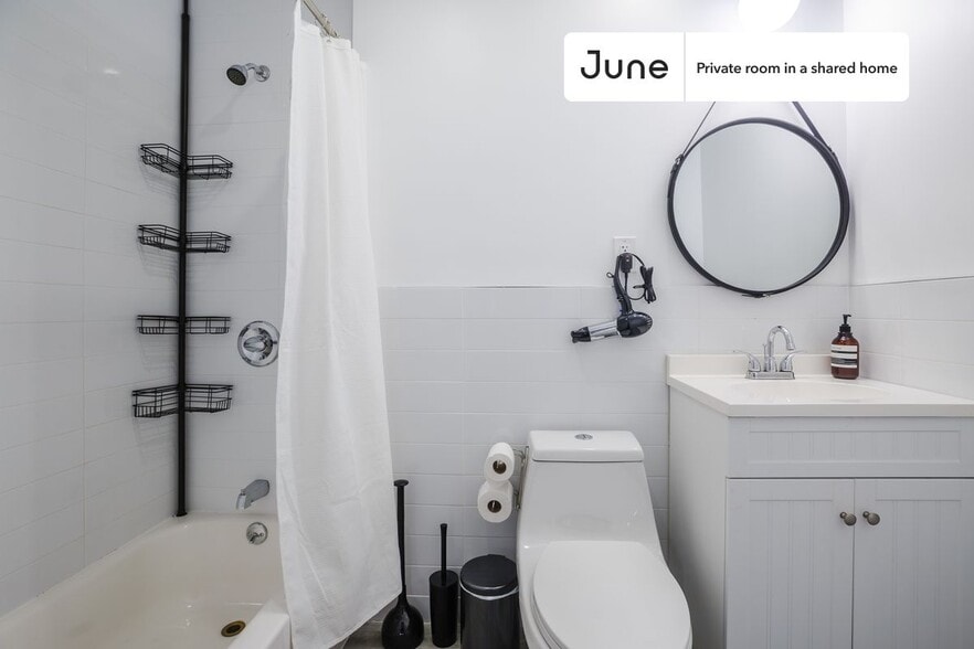 Building Photo - Room in Shared 3 bed/1 bath home in Prospect Heights