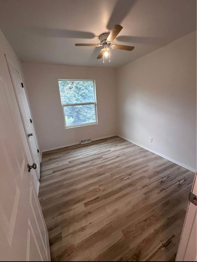 Building Photo - Spruce St Duplex