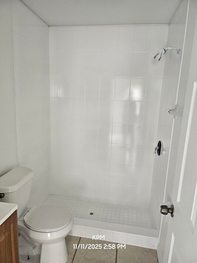 Building Photo - 1305 Rosewood Villa Ln