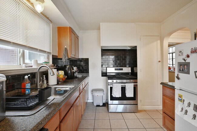 Building Photo - 108 Frambes Ave