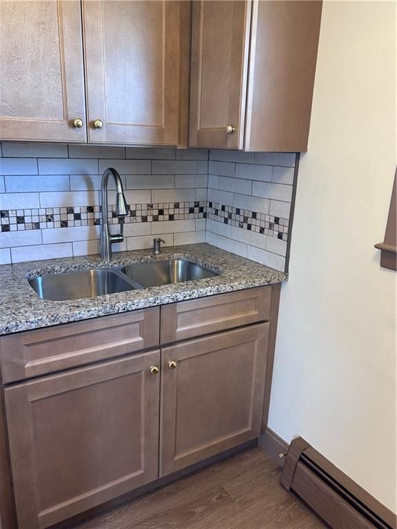 Building Photo - 9 Custer Ave