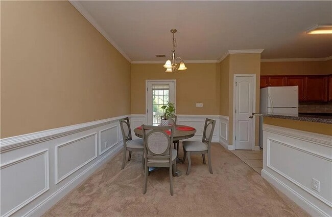 Building Photo - 5 Bedroom 3.5 Bathroom House in Douglasvil...