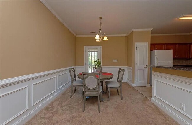 Building Photo - 5 Bedroom 3.5 Bathroom House in Douglasville GA