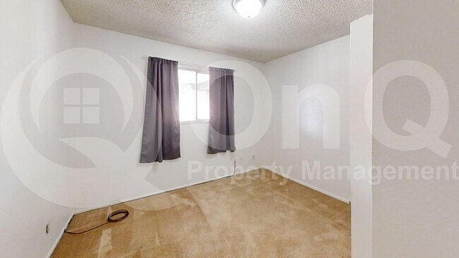Building Photo - 570 N Villa Nueva Dr