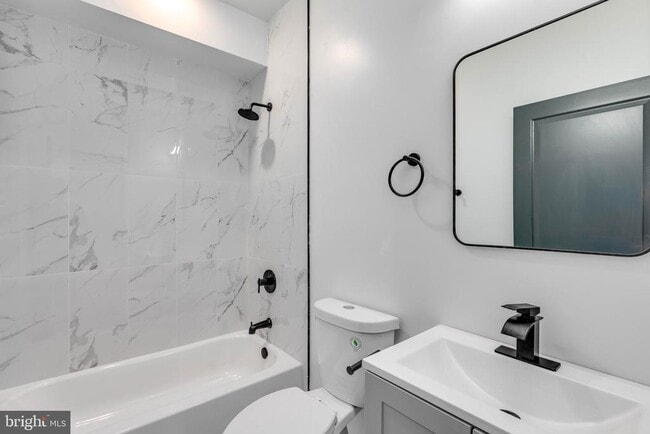 Building Photo - 1221 W Lehigh Ave