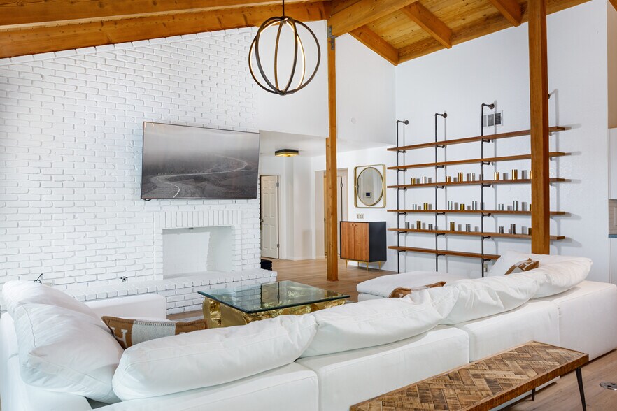 Building Photo - 18826 Winnwood Ln