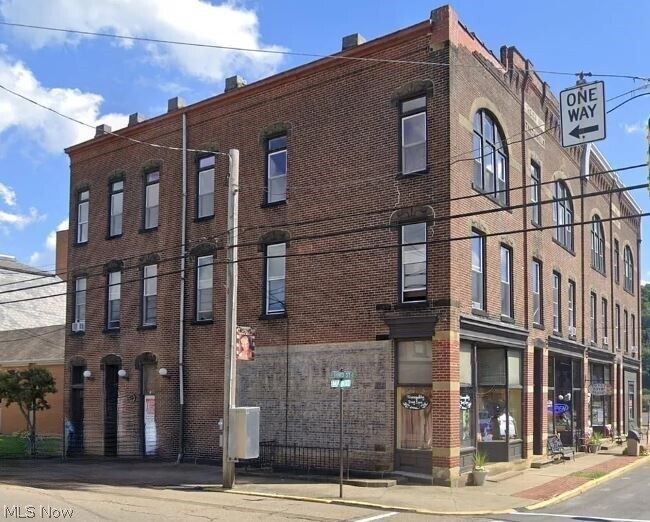 Building Photo - 212 Main St