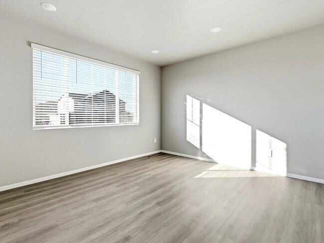 Building Photo - New 3 Bedroom 3 Bath Home Available Now