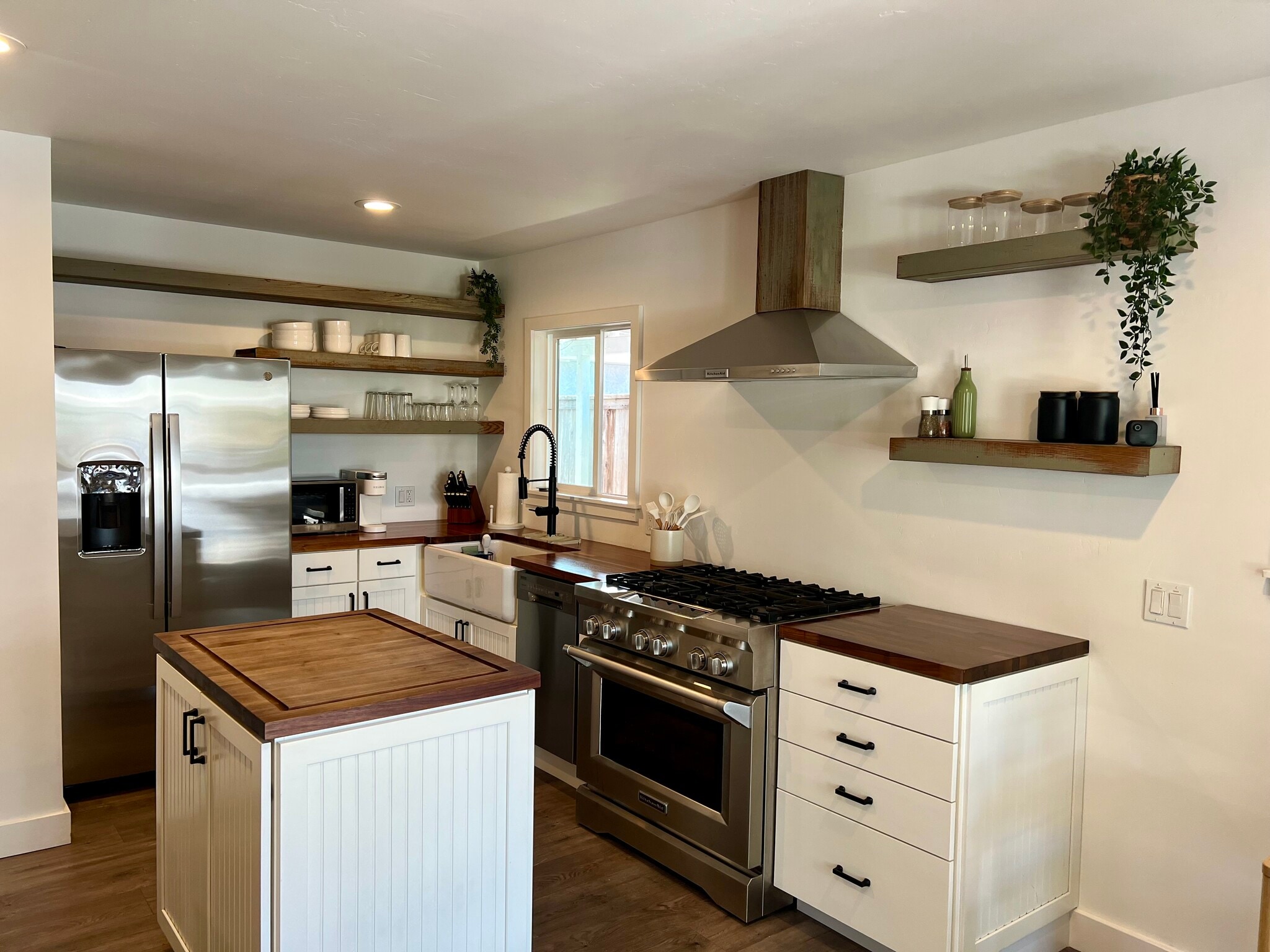 Building Photo - 221 Esparto Ave