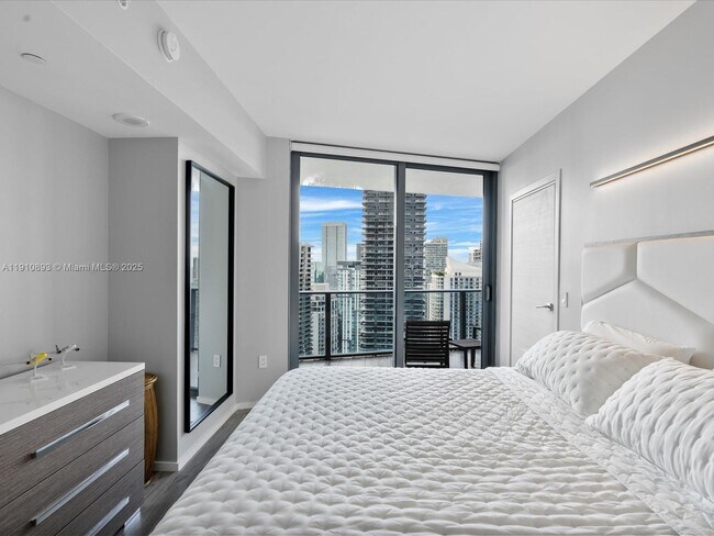 Building Photo - 801 S Miami Ave