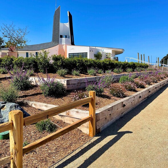 Retail/Restaurants- Mission Bay Visitors Center - 3210 Geronimo Ave