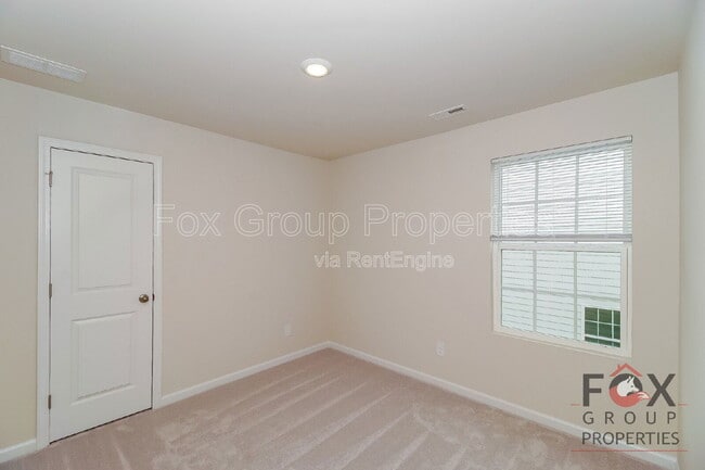 Building Photo - 131 Arden Ct