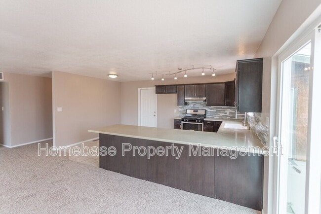 Building Photo - 5206 Foothills Dr