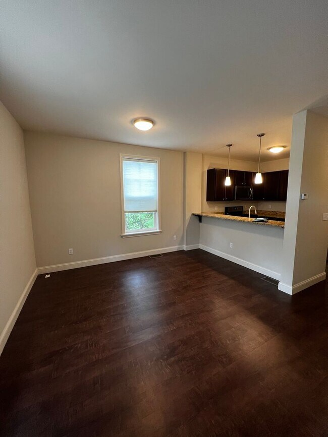 Building Photo - 228 Bayberry Cir