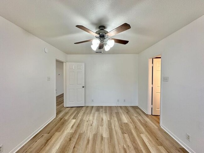 Building Photo - Newly Updated 3BR/2BA Corner Duplex in Lindale ISD! Fenced Yard & 1 Car Garage!
