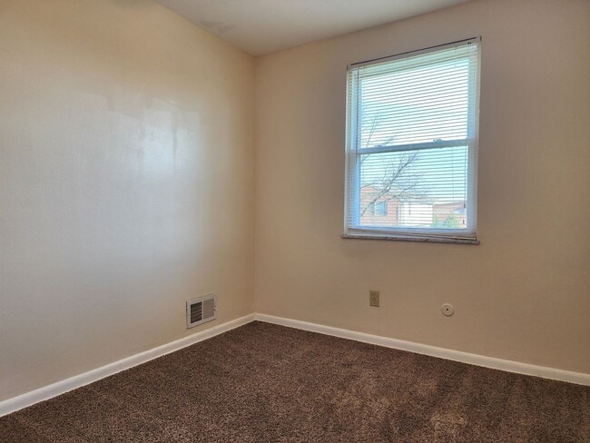 Building Photo - 2527 Sonora Dr