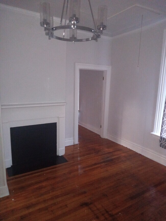 Building Photo - 2327 Gardner St